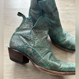 Women’s Nocona Teal Boots 1 1/2 Inch Heel Really Fun Size 7.5 Made in Mexico